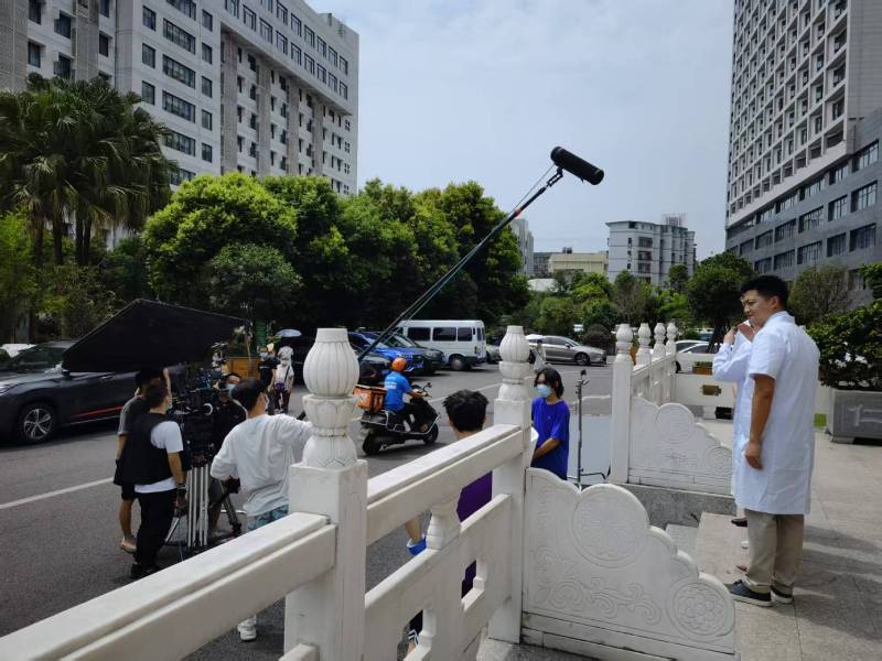 大方县广告片拍摄公司低成本实现高规格制作的诀窍